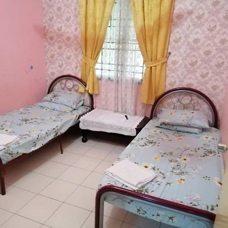 Homestay Perpaduan, Taman Bercham Raya Ulu Kinta Ipoh Perak Kampong Batu Lapan  Екстер'єр фото