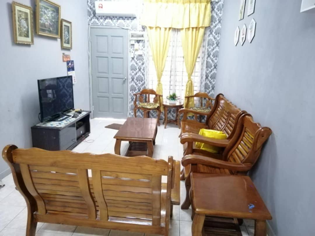 Homestay Perpaduan, Taman Bercham Raya Ulu Kinta Ipoh Perak Kampong Batu Lapan  Екстер'єр фото