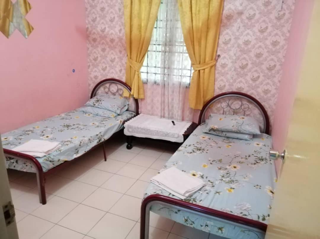 Homestay Perpaduan, Taman Bercham Raya Ulu Kinta Ipoh Perak Kampong Batu Lapan  Екстер'єр фото